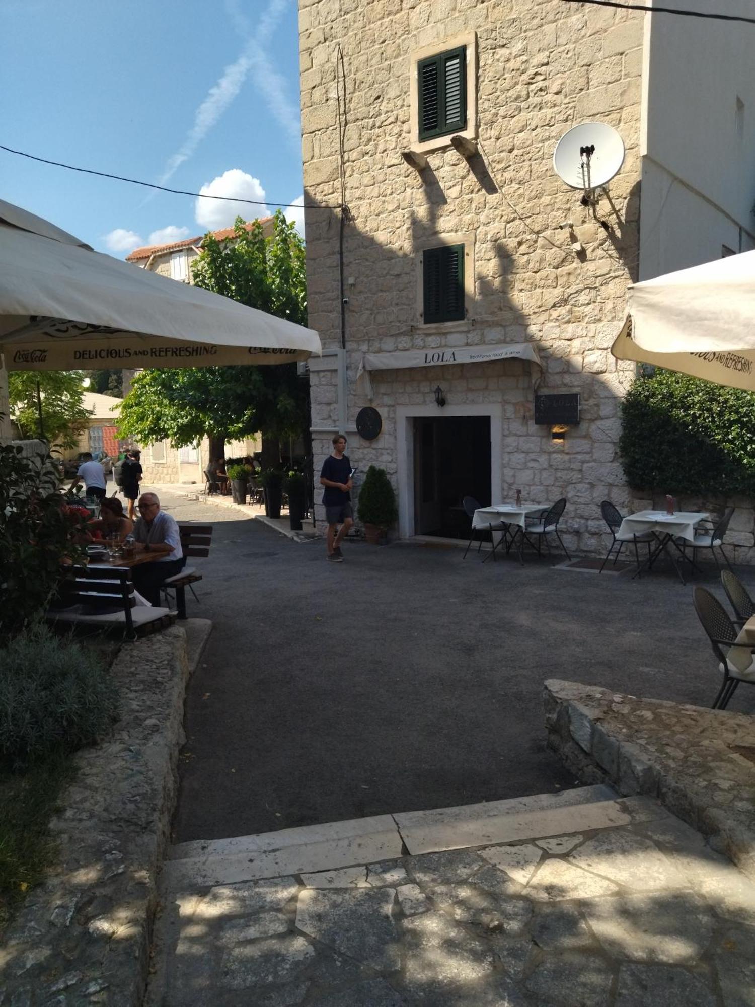 Annie's Stone & Appartement *