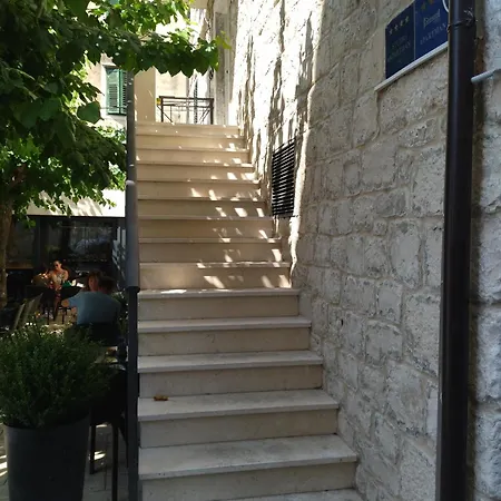 Annie'S Stone Studio & Room Split Exterior photo