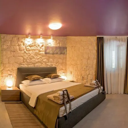 Annie'S Stone Studio & Room Split Exterior photo