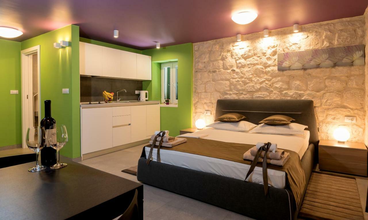 Apartma Annie's Stone & *