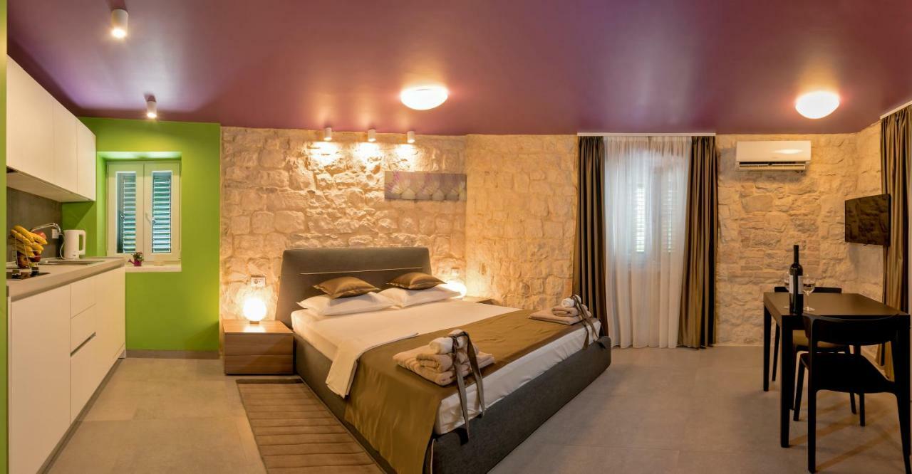 Apartma Annie's Stone & *